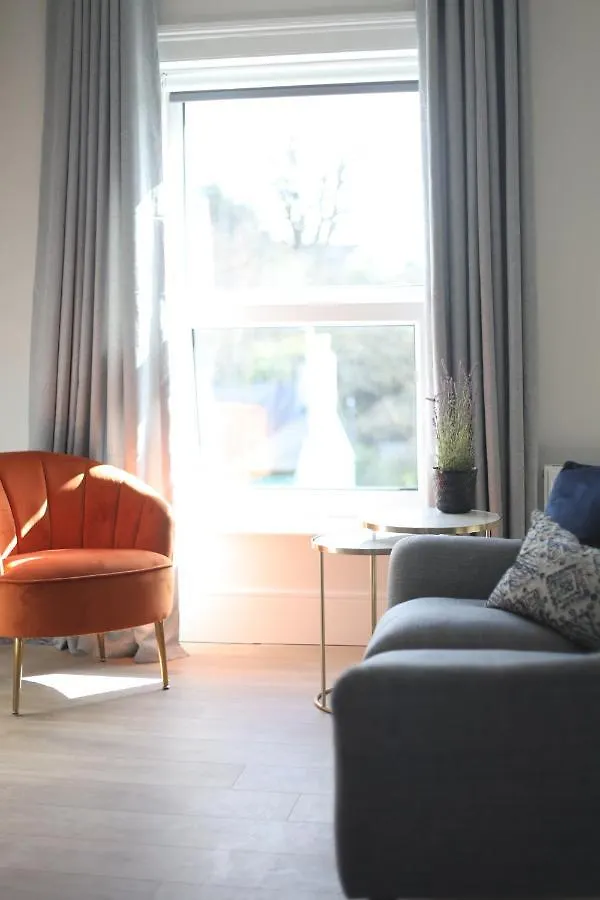 *** Guest house Crawford House- Scholarlee Living Apartments Cork Ireland