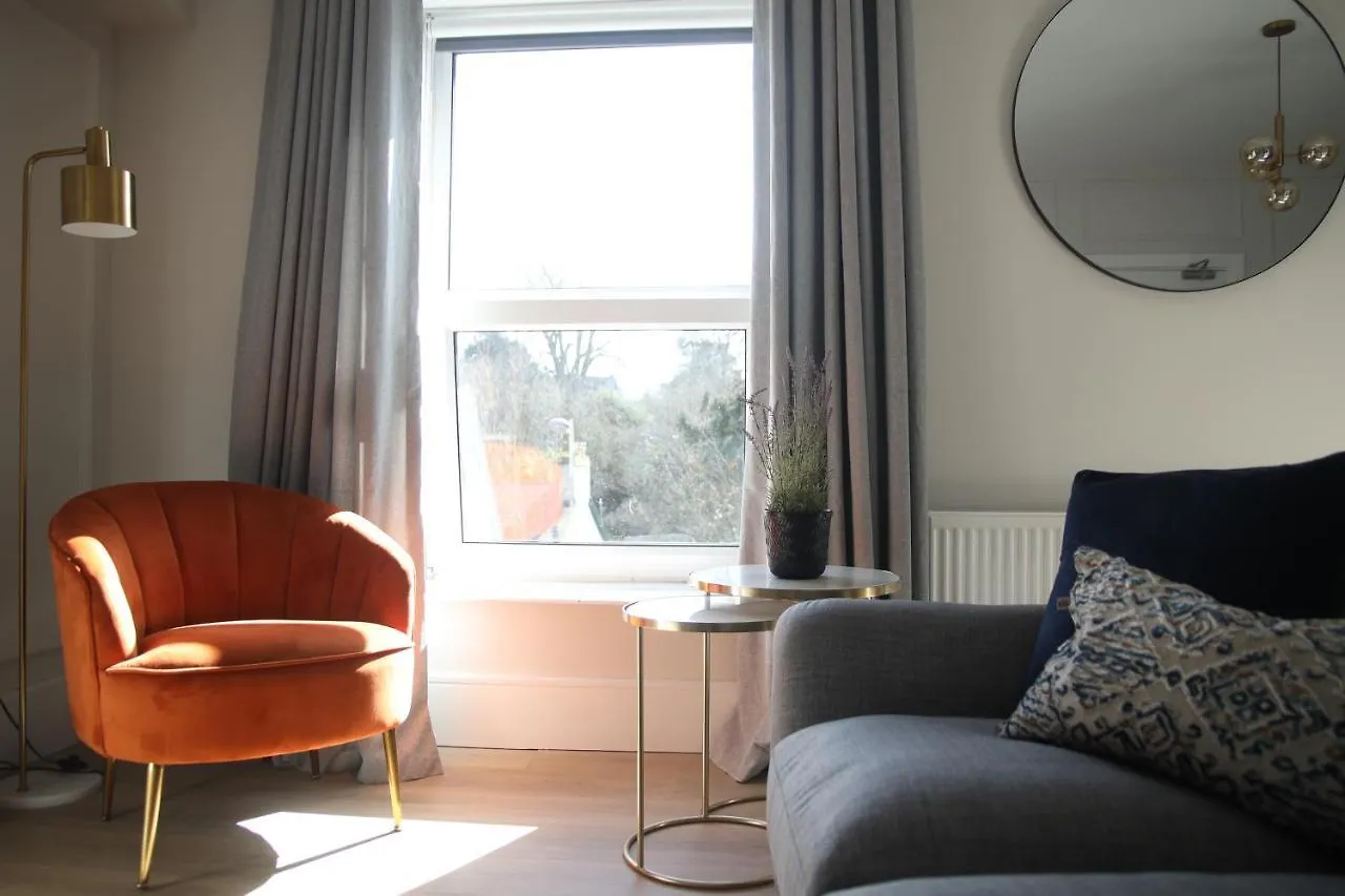 *** Guest house Crawford House- Scholarlee Living Apartments Cork Ireland