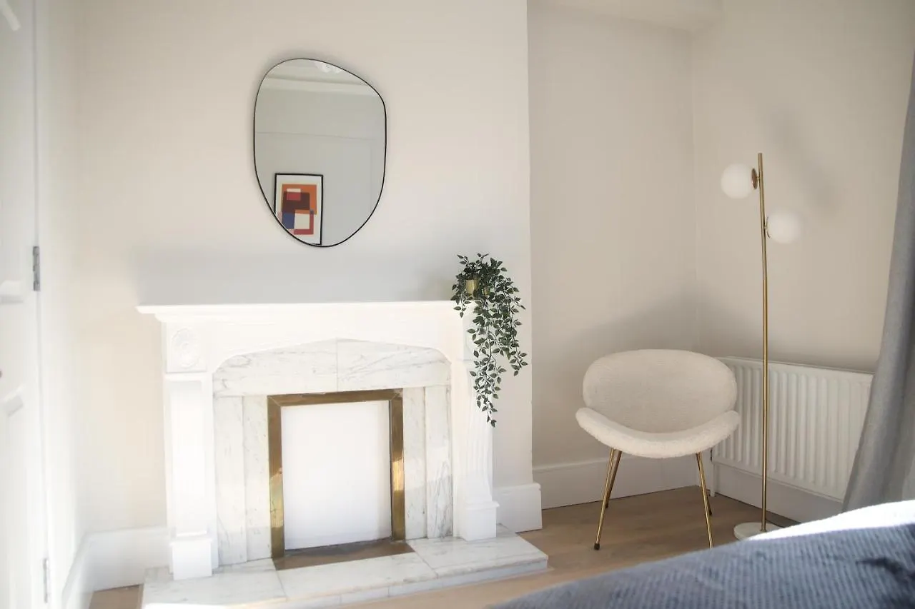 Crawford House- Scholarlee Living Apartments Cork Ireland