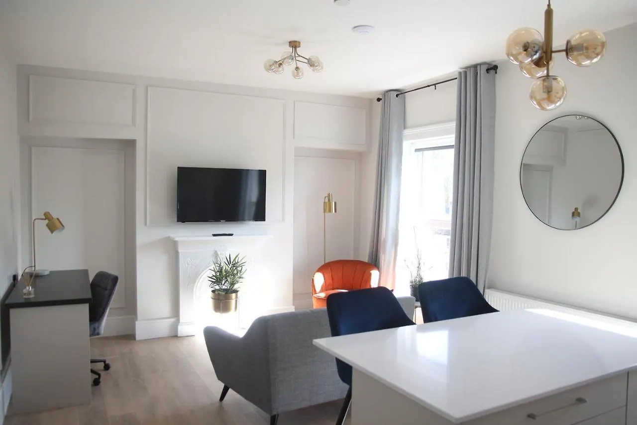 Crawford House- Scholarlee Living Apartments Cork Guest house